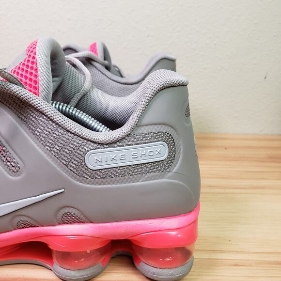 Nike Men\'s Size 13 Shox Air Lunar Hyperfuse Athletic Trainers Gray Pink Sneakers main image 9